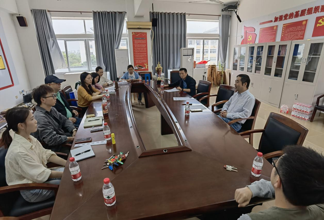 教育學(xué)院召開(kāi)假期前安全座談會(huì)并展開(kāi)安全排查走寢工作