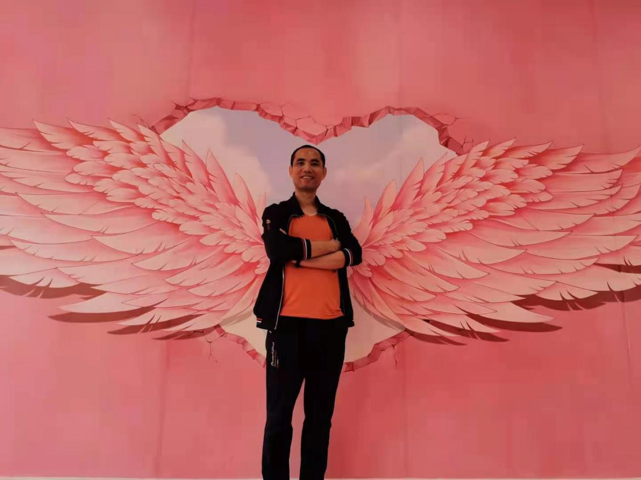 王欣慕:百舸爭(zhēng)流,奮楫者先