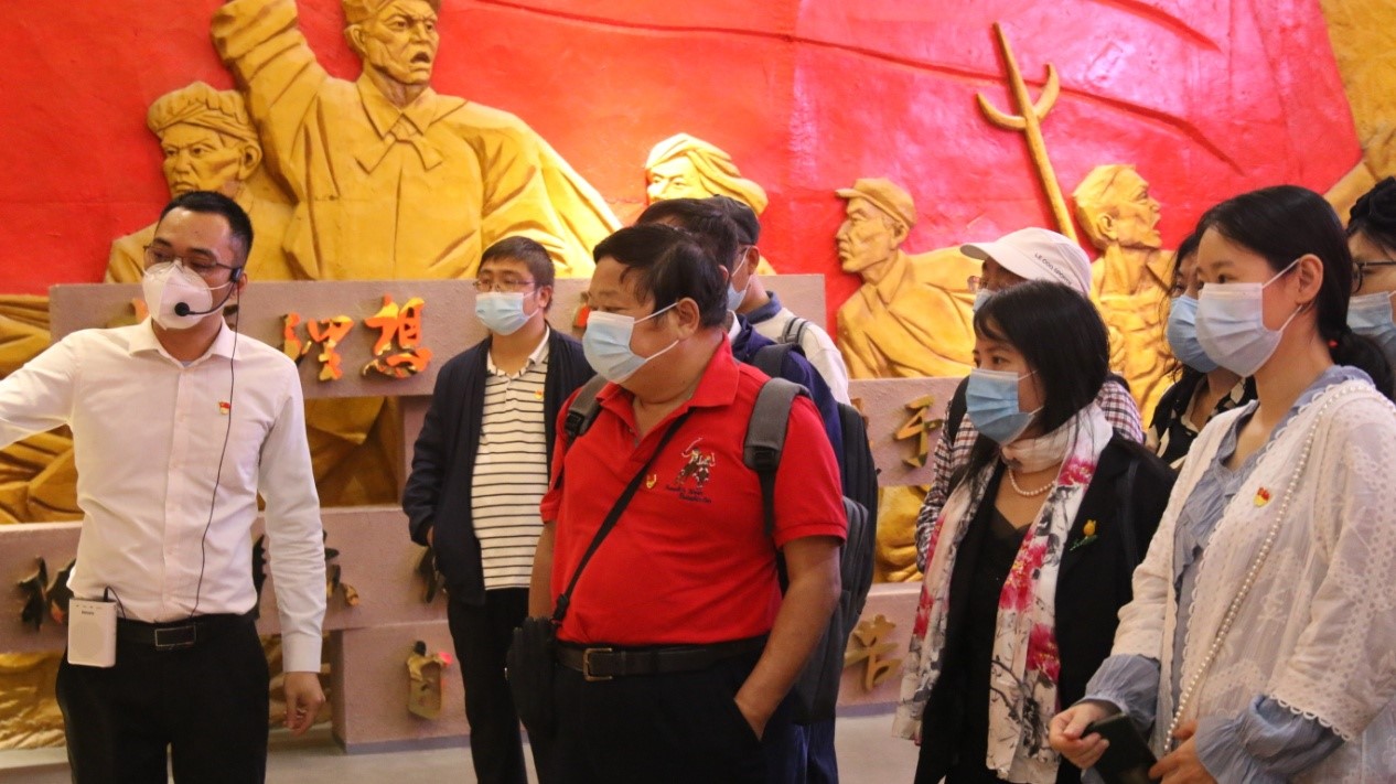 百年風(fēng)華,瓊崖黨史――海南師范大學(xué)教育學(xué)院師生黨員母瑞山黨史學(xué)習(xí)主題活動