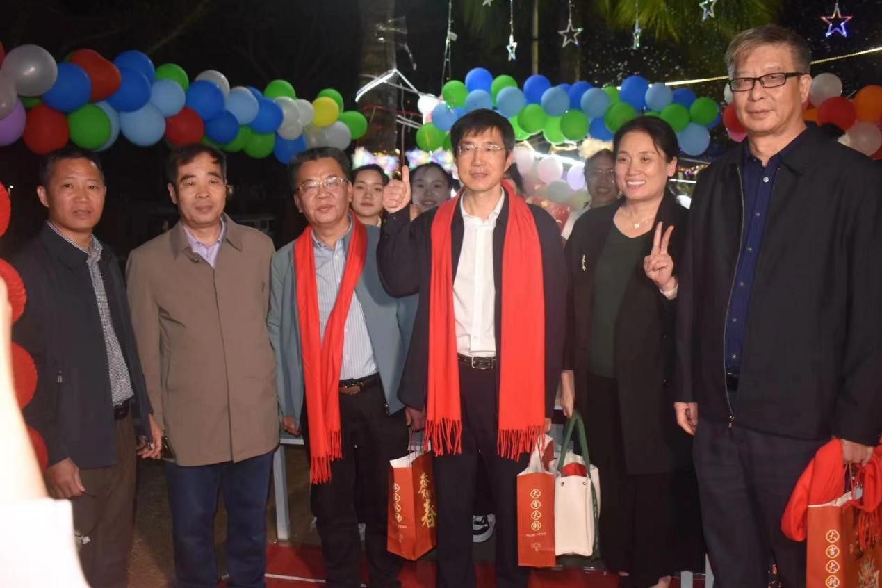 教育學(xué)院團(tuán)委學(xué)生會(huì)舉辦慶新年游園活動(dòng)