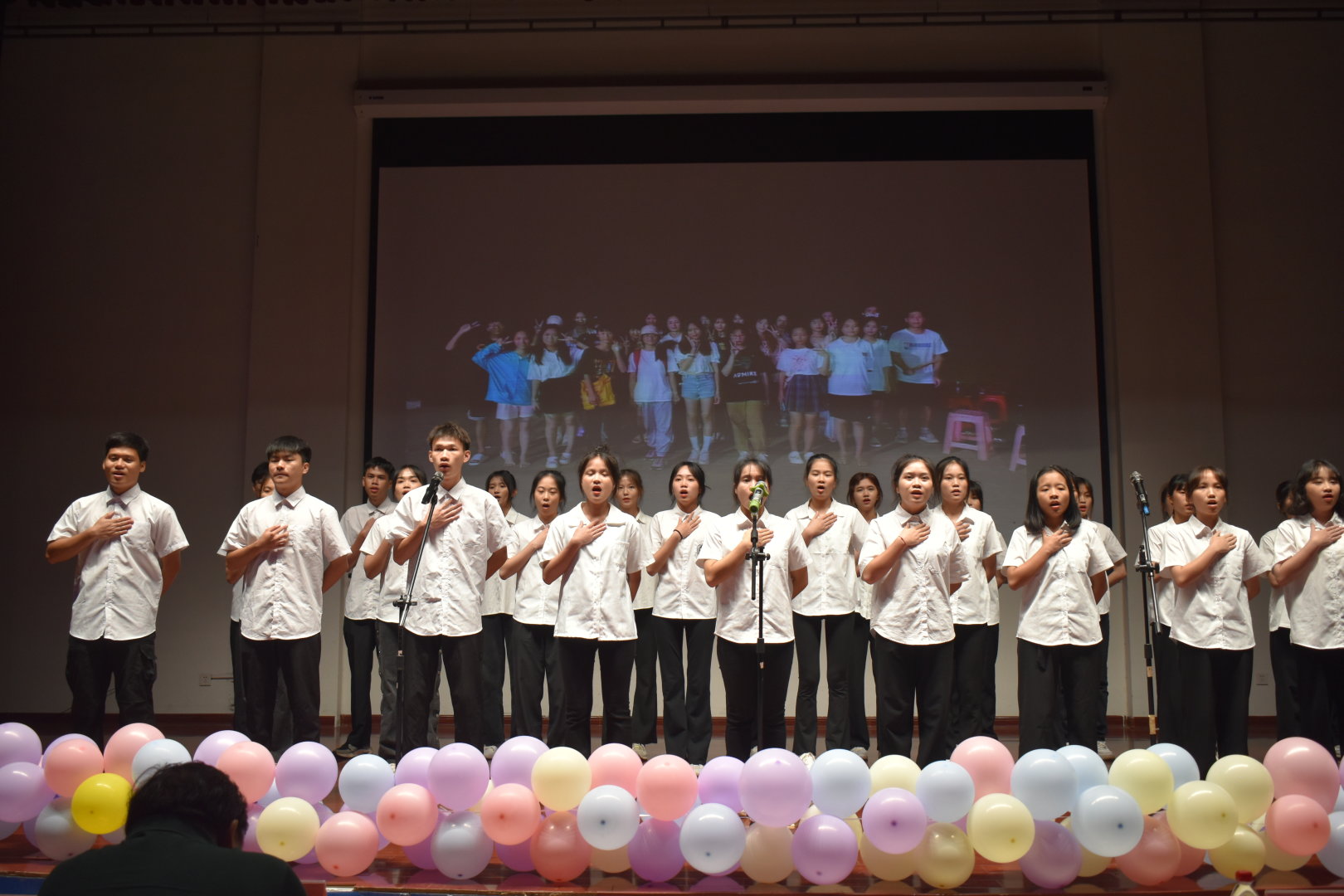 青年之聲?教育學(xué)院“聚是一教院，散是滿天星”畢業(yè)晚會(huì)