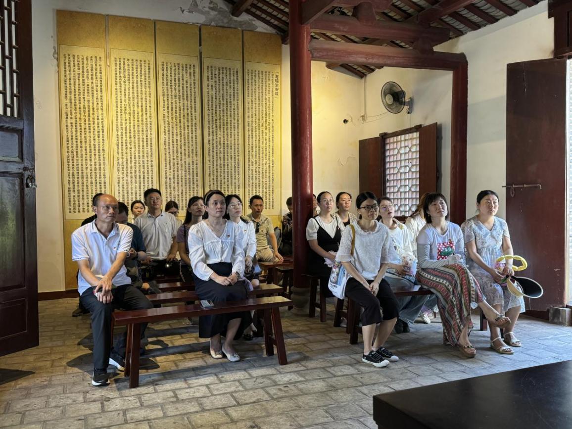 傳承海瑞清廉志,嚴(yán)守黨紀(jì)鑄忠誠(chéng) ――教育學(xué)院黨紀(jì)學(xué)習(xí)教育主題活動(dòng)