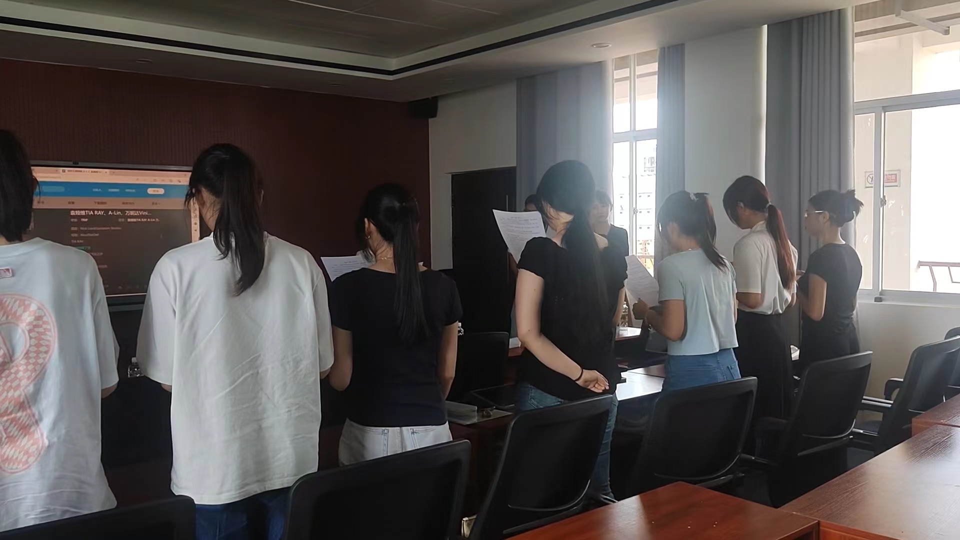 “留在海南,‘職’等你來”――教育學(xué)院舉辦兩場 校園招聘會