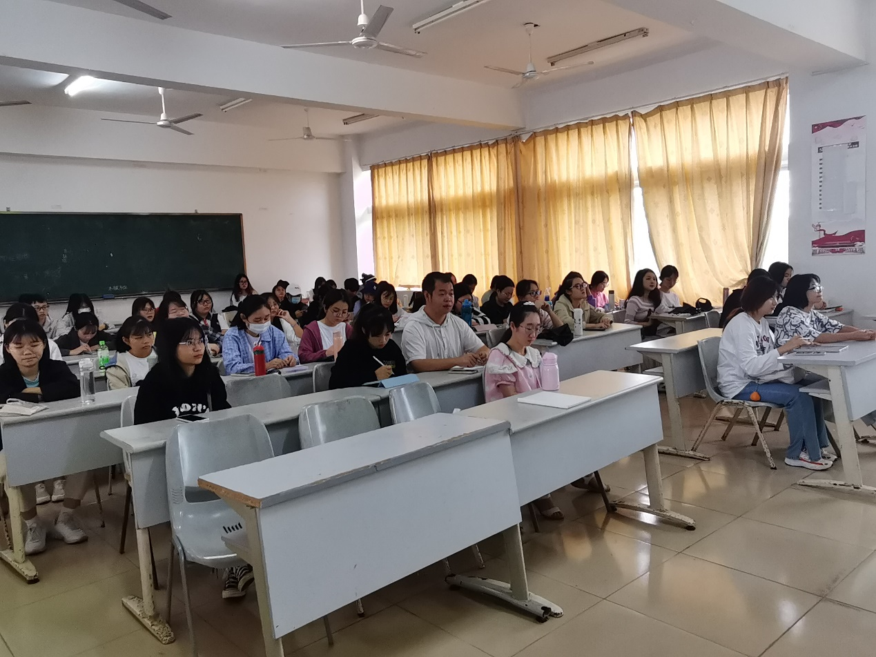 青年之聲教育學(xué)院創(chuàng)新創(chuàng)業(yè)實(shí)踐周講座-基于扎根理論視角下的特殊學(xué)生家長融合教育滿意