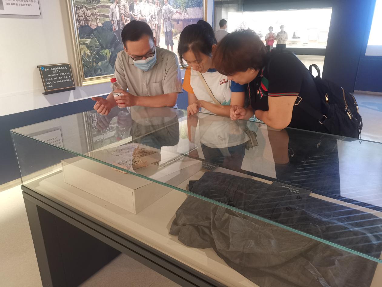 教育學院黨委赴海南省史志館開展主題黨日活動