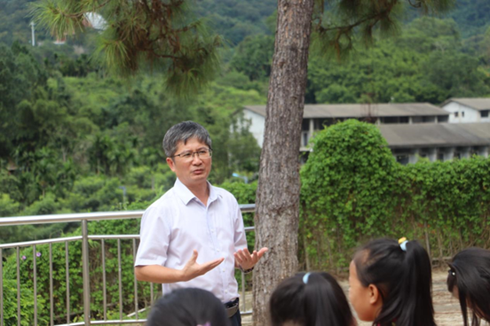 “根植希望,共育未來” 我院與五指山市水滿中心學(xué)校攜手舉辦植樹活動