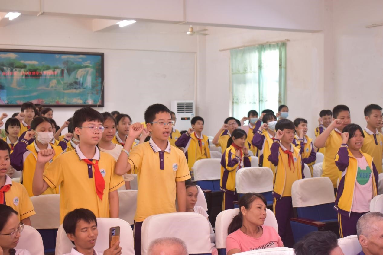 青年之聲?教育學(xué)院 舊州中學(xué)小升初開幕儀式