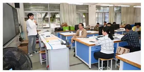 我院教育技術(shù)系赴海南中學(xué)開展實習(xí)座談會